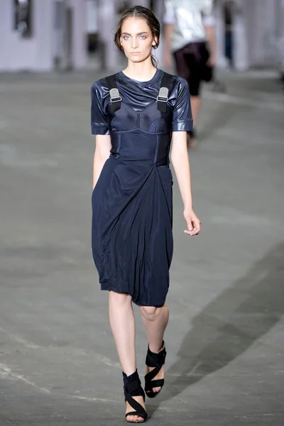 Look 19